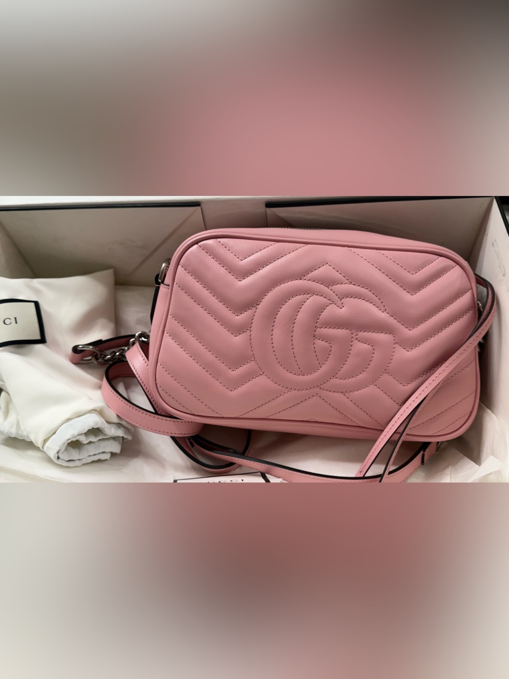 BRAND NEW worn once - Gucci Pink GG Marmont Chevron Leather Camera Bag - Picture 3 of 14